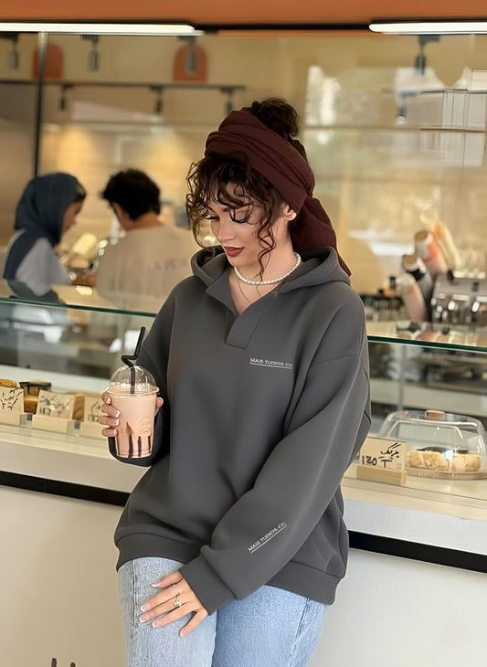 Betskor Oversized Hoodie made from premium sponge cotton fabric (70% cotton, 30% polyester) for the perfect mix of comfort and style.
The modern, relaxed fit keeps you cozy and trendy — perfect for a casual outing or a chill day at home.
Available in whit