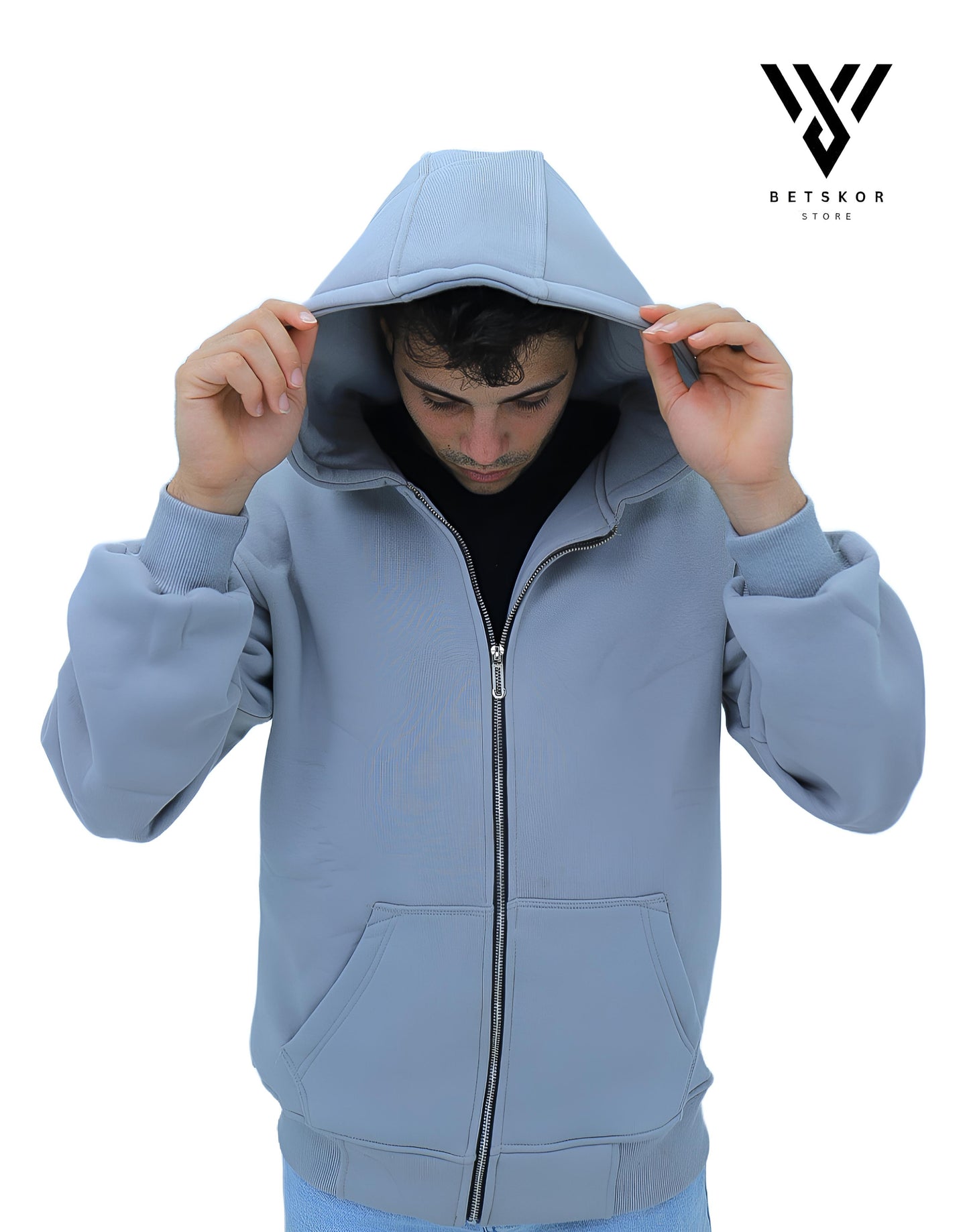 هودي بسحّاب واسع – رمادي فاتح
Oversized Zip Hoodie – Light Grey